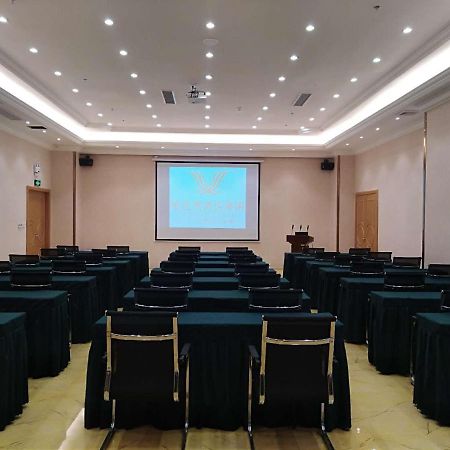 Vienna Hotel Nanxiong Экстерьер фото